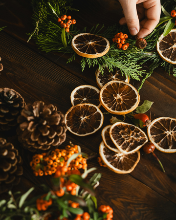 Holiday Wreath Bar Workshop ☕ | Fresh Greenery + Coffeehouse Vibes