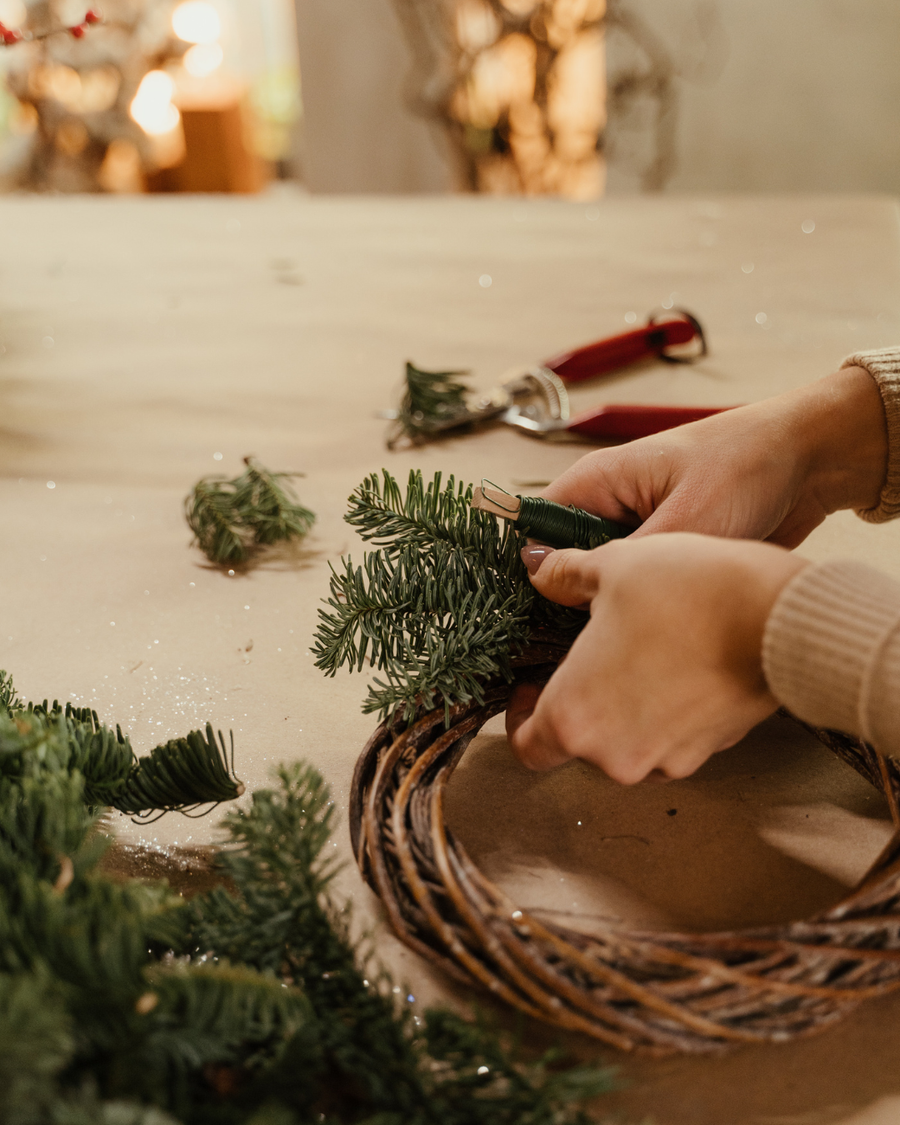 Holiday Wreath Bar Workshop ☕ | Fresh Greenery + Coffeehouse Vibes