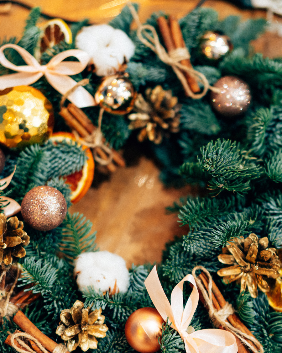 Holiday Wreath Bar Workshop ☕ | Fresh Greenery + Coffeehouse Vibes