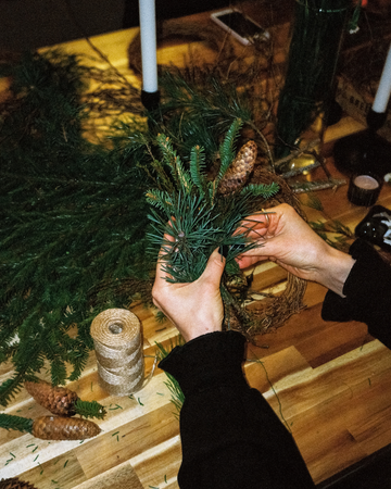 Holiday Wreath Bar Workshop | Fresh Greenery + Wine Night
